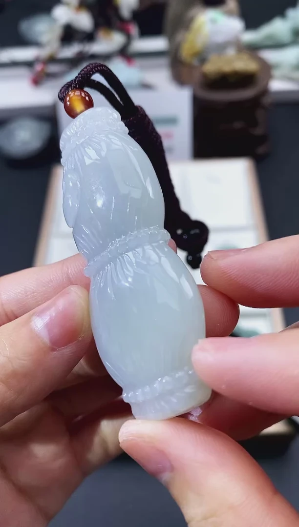 翡翠未镶嵌颈饰天然缅甸A货翡翠