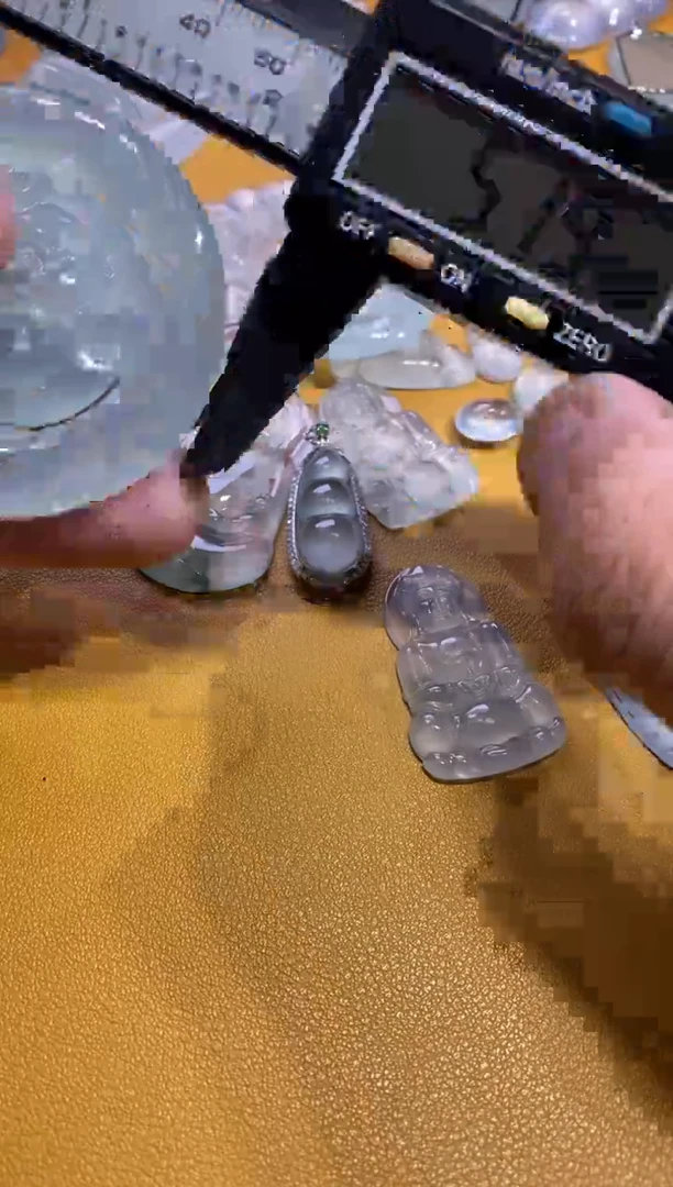 吊坠(不含链)未镶嵌翡翠麒麟51.9*5.6