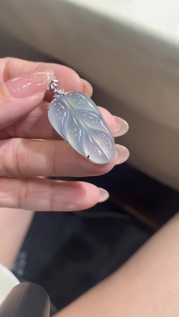 翡翠18K金镶嵌吊坠(不含链)叶子