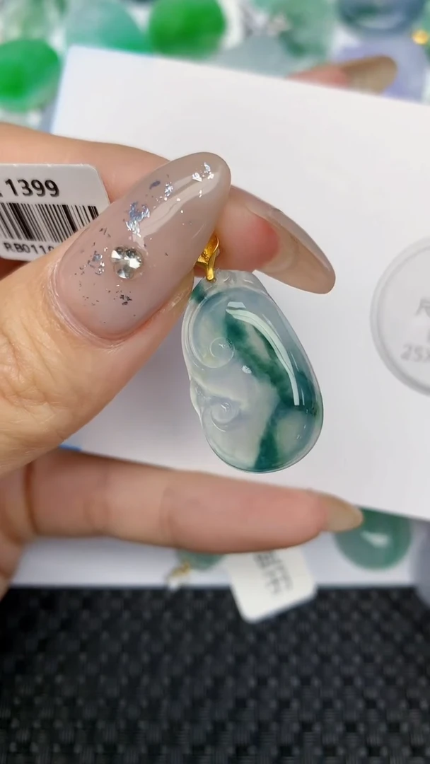 颈饰18K金镶嵌翡翠天然缅甸翡翠a货百元以上9元证书费自理