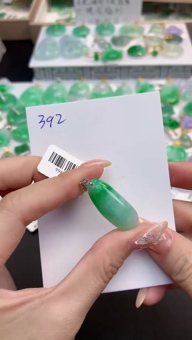 颈饰18K金镶嵌翡翠天然缅甸A货翡翠