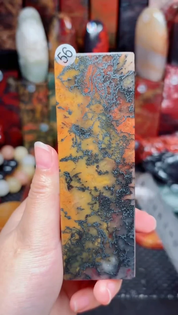 玉桂林鸡血玉印章摆件56