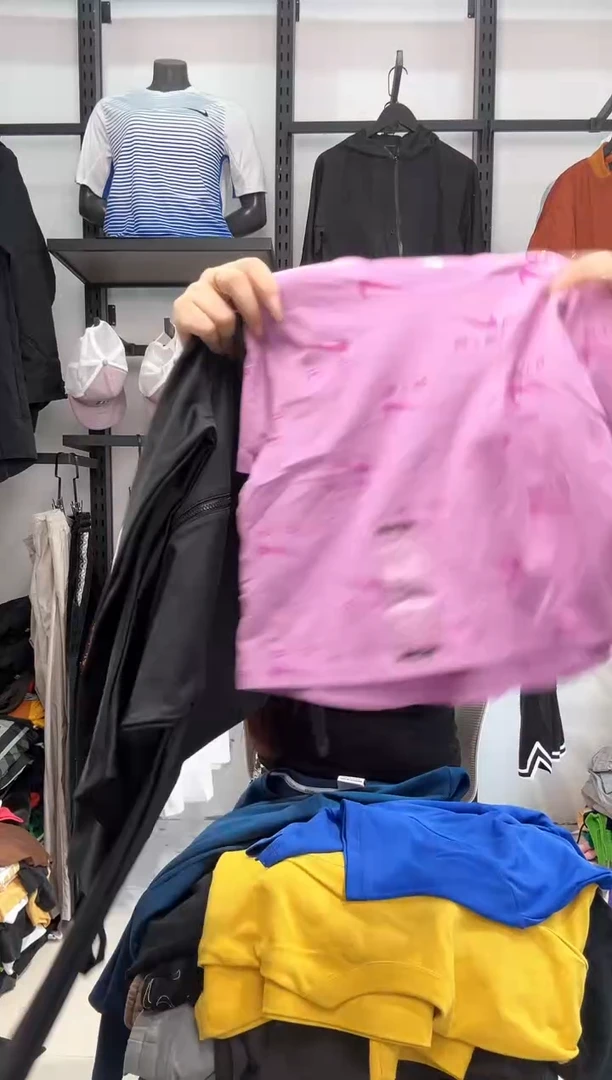 2139   编码  耐克卫衣服饰过款为准 尺码m