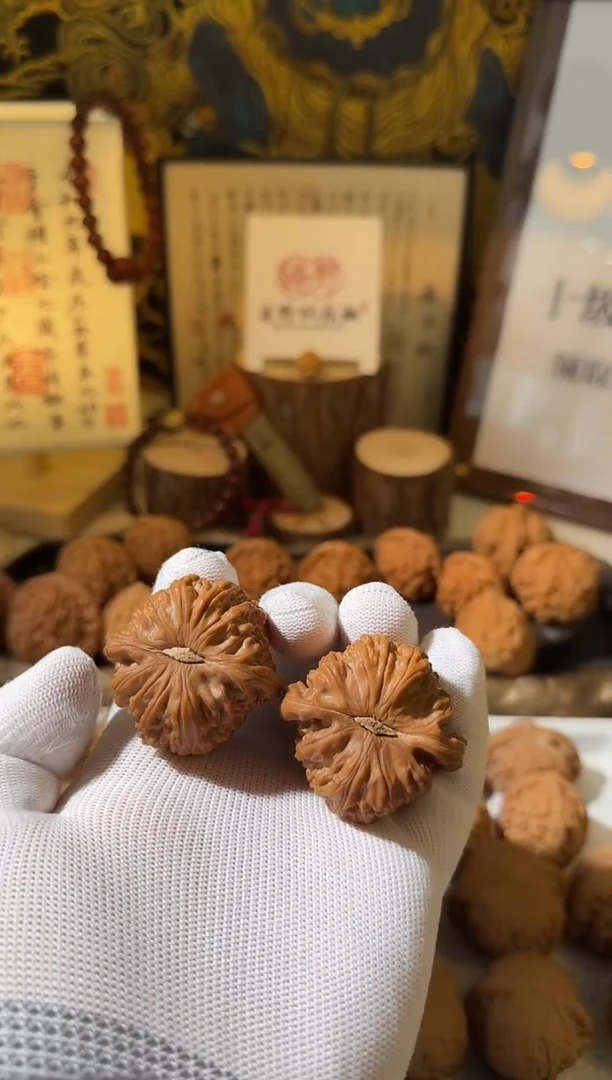 文玩核桃把件淡*42全品卡姿兰白狮子