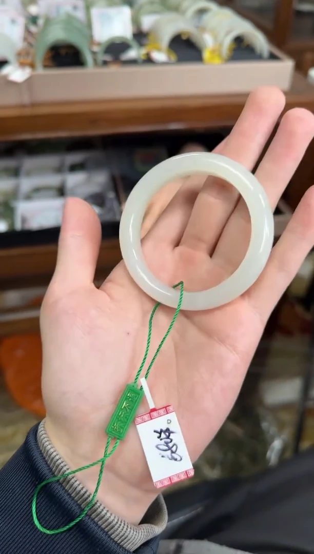 未镶嵌手镯和田玉52