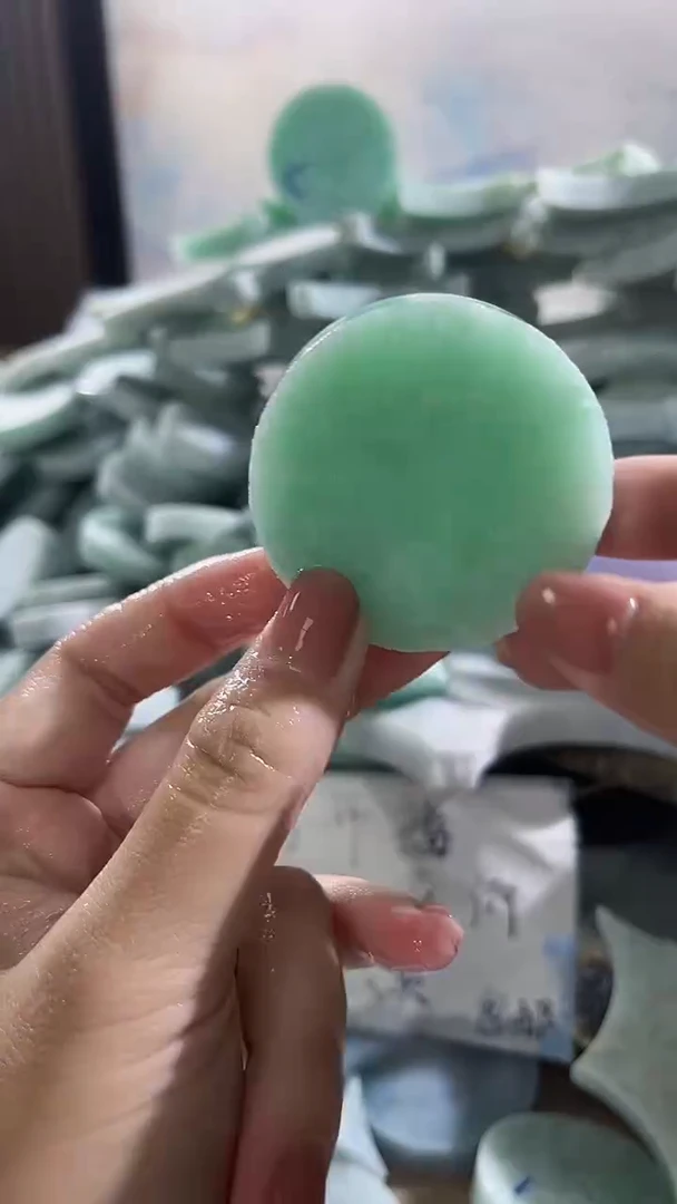 颈饰未镶嵌翡翠翡翠缅甸翡翠A货钟144