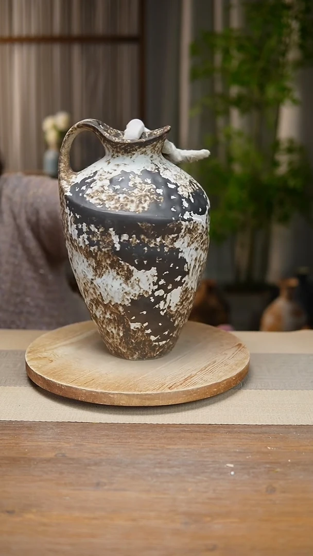 【闪购商品】陶瓷花器诧寂黑奶壶