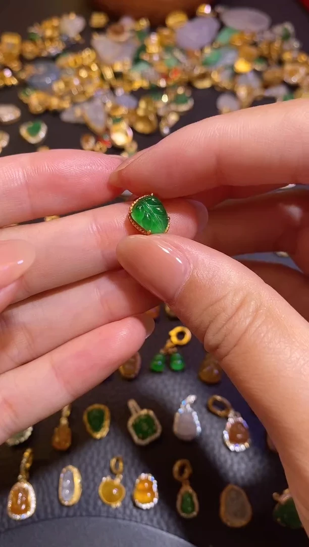 颈饰银S925镶嵌翡翠天然a货翡翠