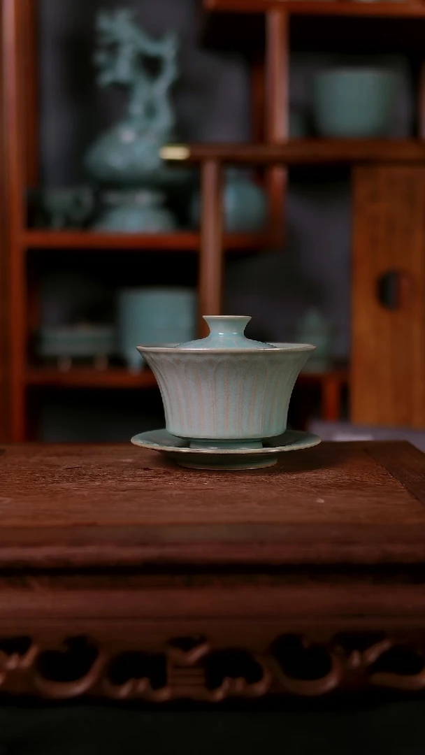 盖碗陶文*公青霁汝窑仿古釉  莲花盖碗微瑕