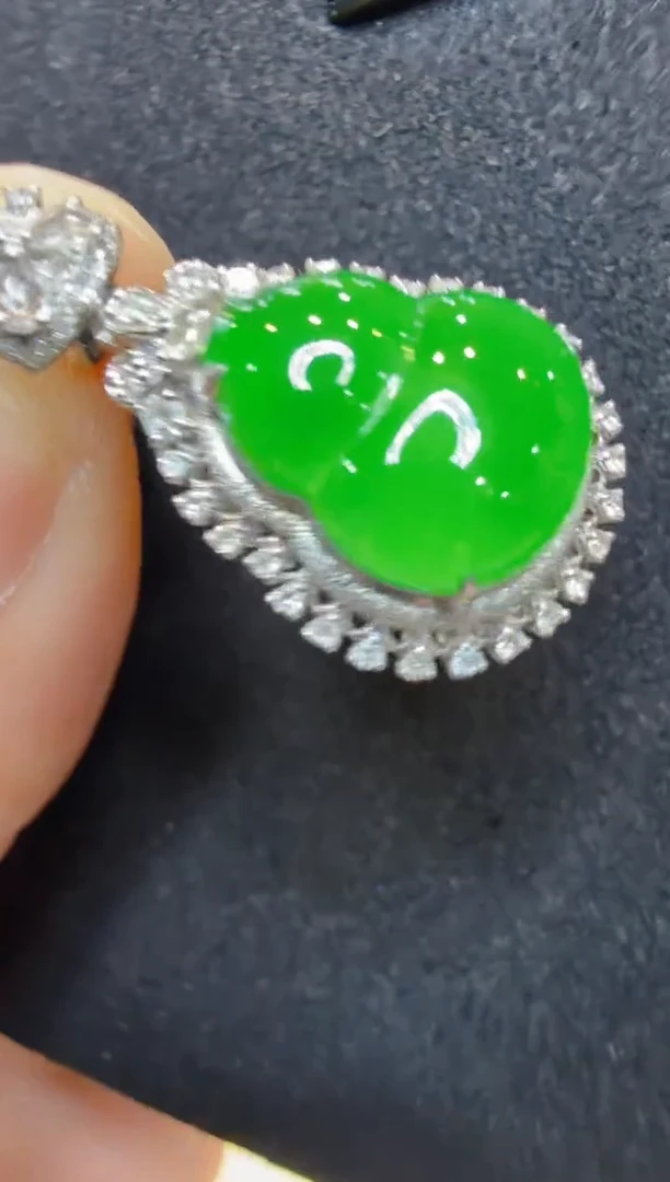 吊坠(赠链)18K金镶嵌翡翠多样性团购发一件