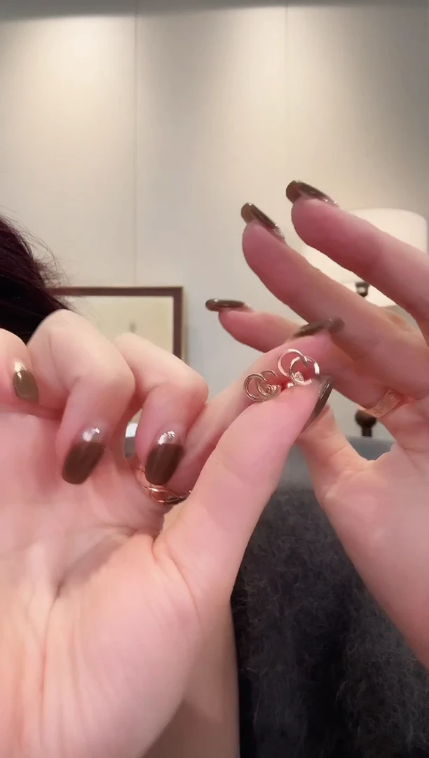 耳饰18K金18K金时尚CC耳钉