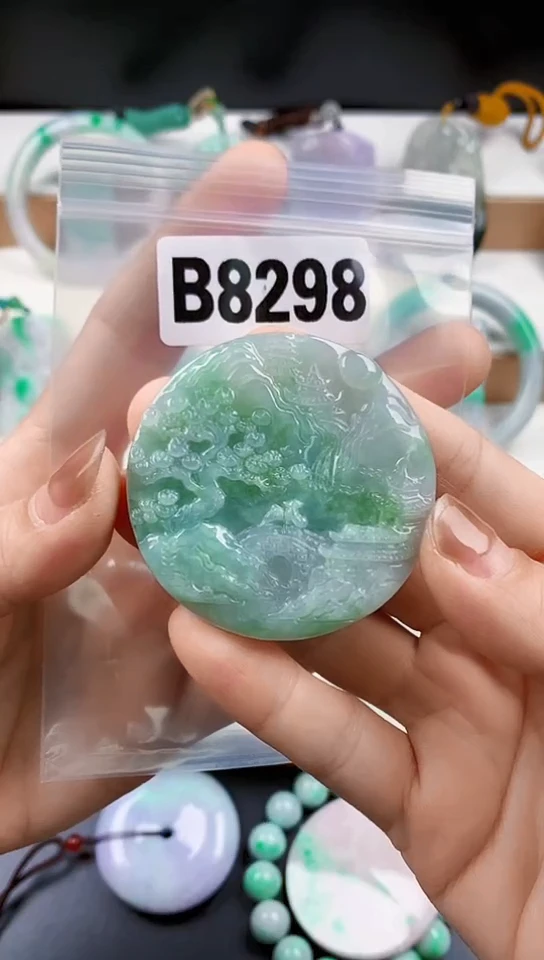 颈饰未镶嵌翡翠天然翡翠吊坠·挂件