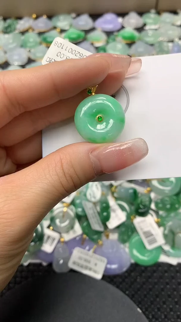 颈饰18K金镶嵌翡翠a货支持复检百元以上9元证书费自理