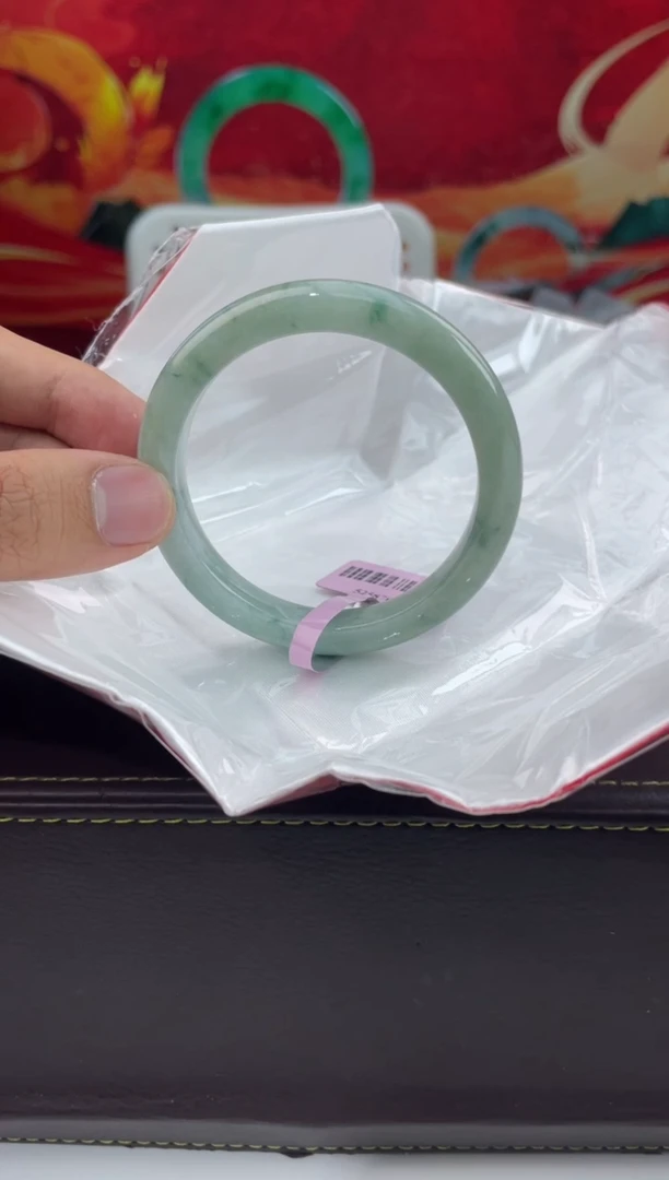 【闪购商品】翡翠手镯未镶嵌1翡翠手镯（微瑕）
