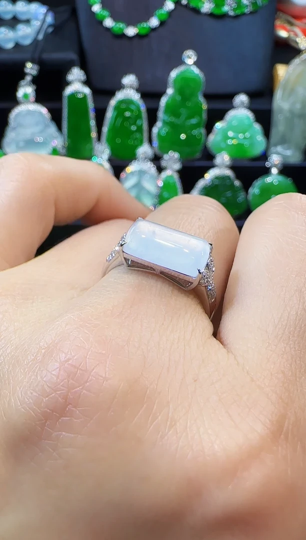 【闪购商品】翡翠戒指18K金镶嵌戒指