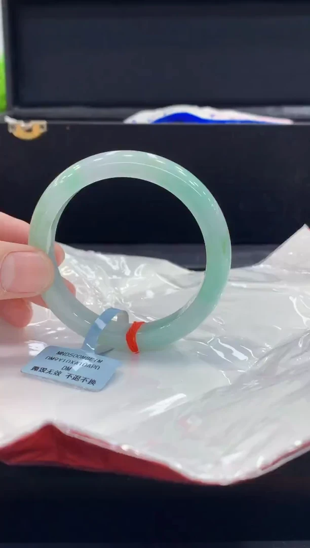 未镶嵌手镯翡翠翡翠手镯