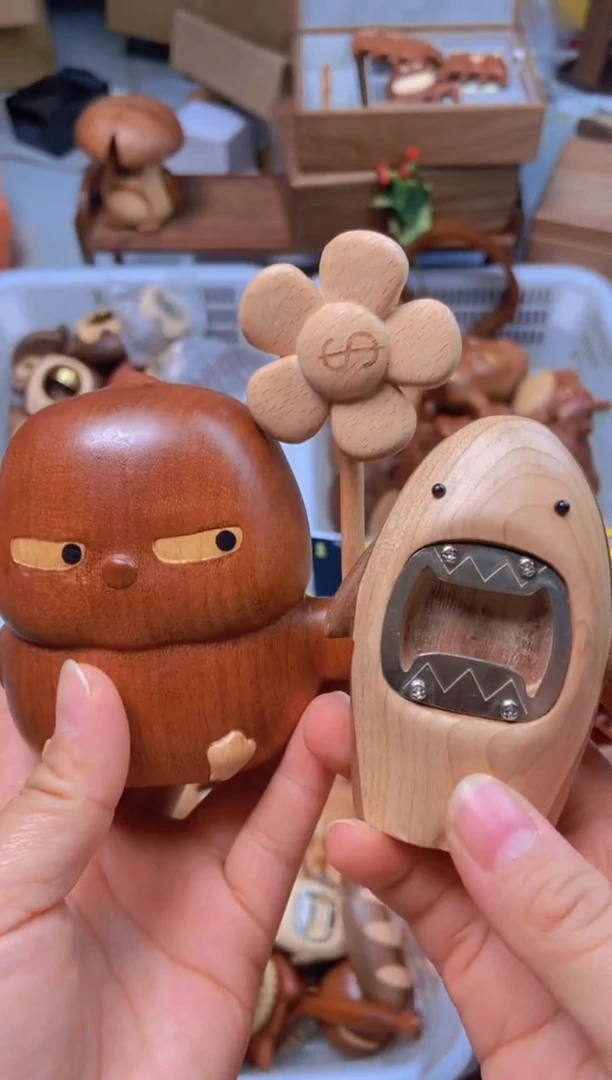 举牌鸡+有钱花小风车+鲨鱼开瓶器