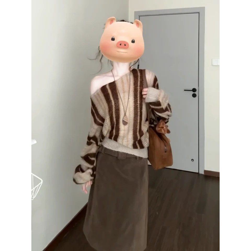 大码女装美拉德穿搭一整套条纹露肩毛衣半身裙子女巨好看套装秋冬