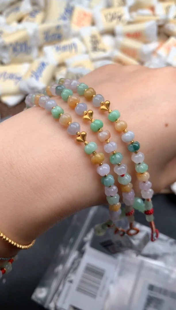 18K金镶嵌挂件翡翠多样性发1个 14-18手围自行备注默认16