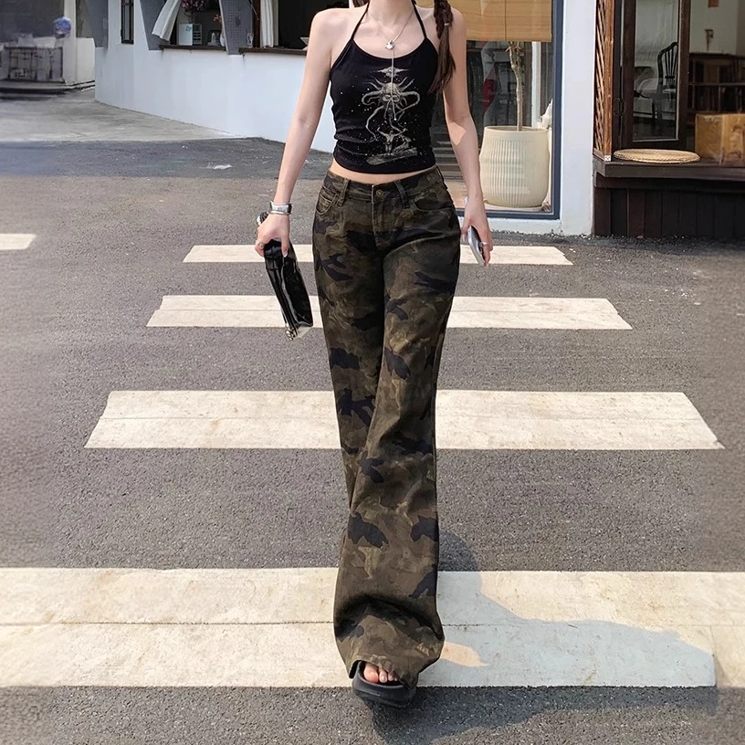 美式低腰迷彩牛仔裤女2025春夏辣妹痞雅设计感显瘦微喇叭迷彩裤