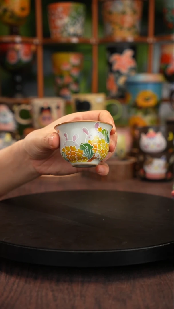 釉下手绘陶瓷杯子