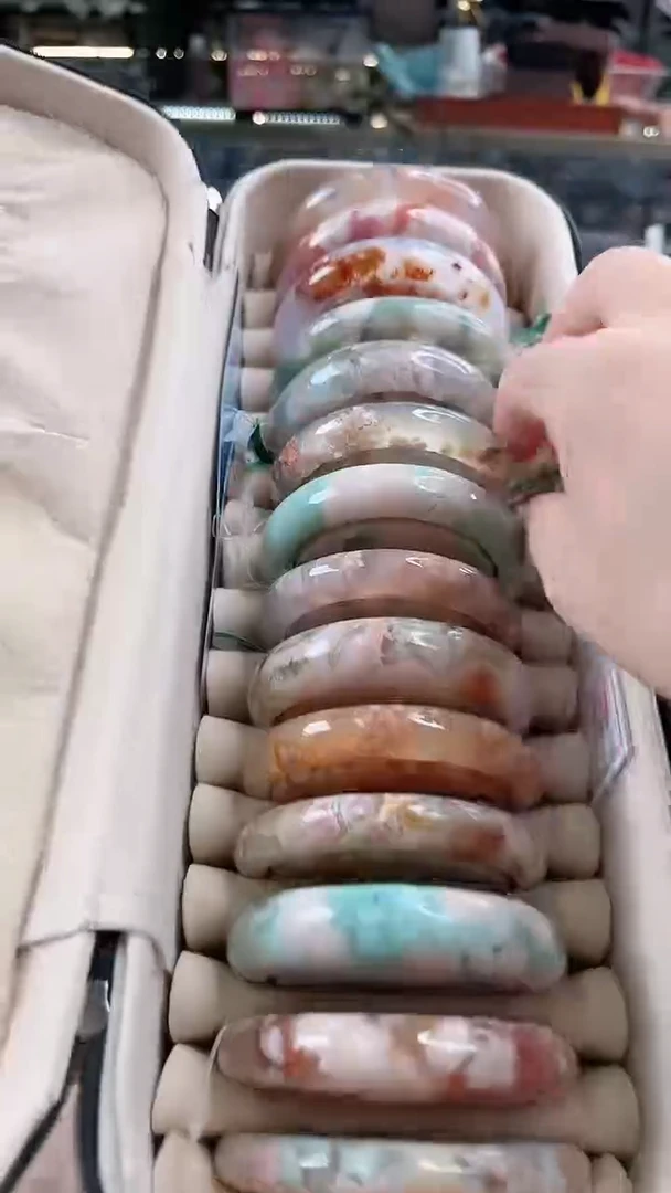 未镶嵌手镯石英质玉尘*丷圈口（赠品镯心）