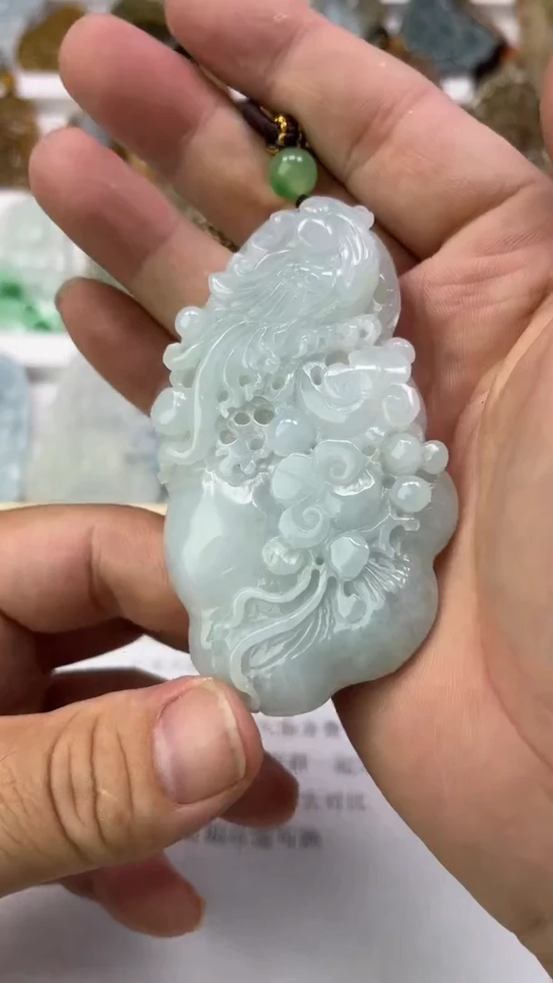 翡翠未镶嵌颈饰乒**刘天然翡翠