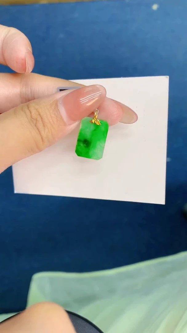 翡翠18K金镶嵌吊坠(不含链)1