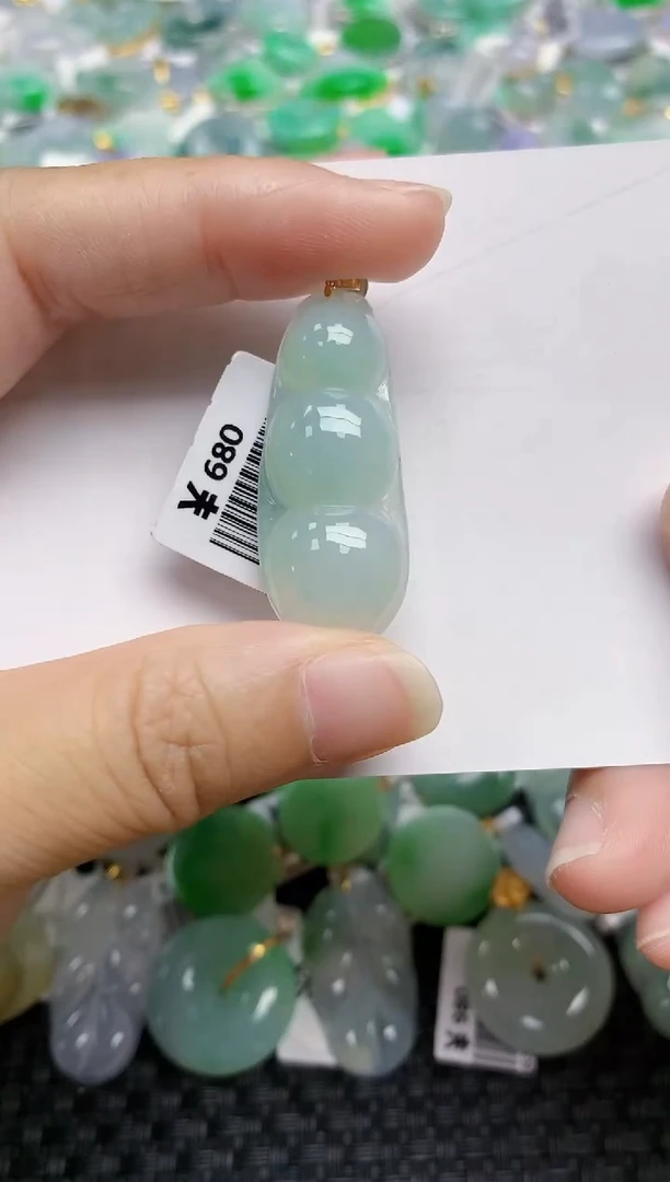 翡翠未镶嵌颈饰天然A货翡翠