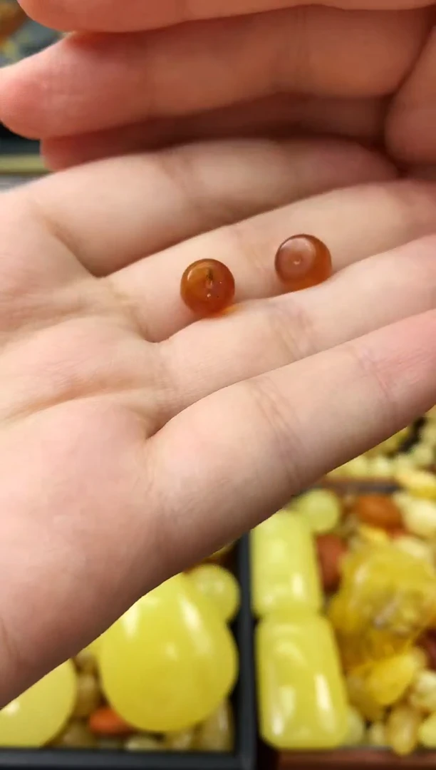 未镶嵌琥珀珠宝奇石1