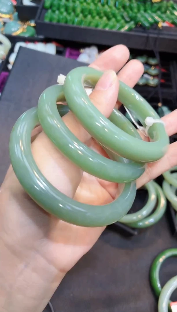 未镶嵌手镯和田玉55-59多样性发一