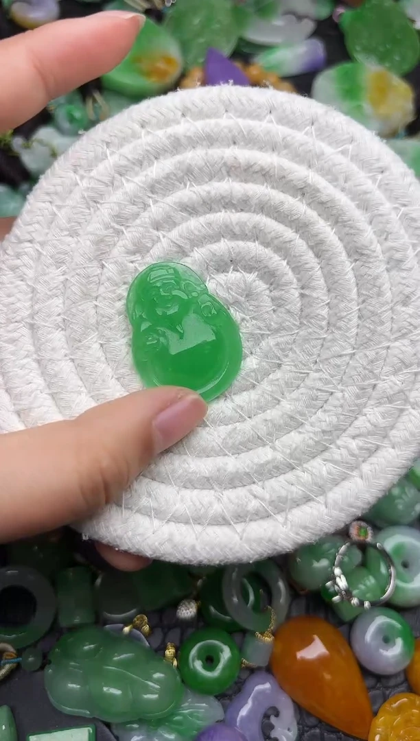 颈饰未镶嵌翡翠缅甸翡翠吊坠