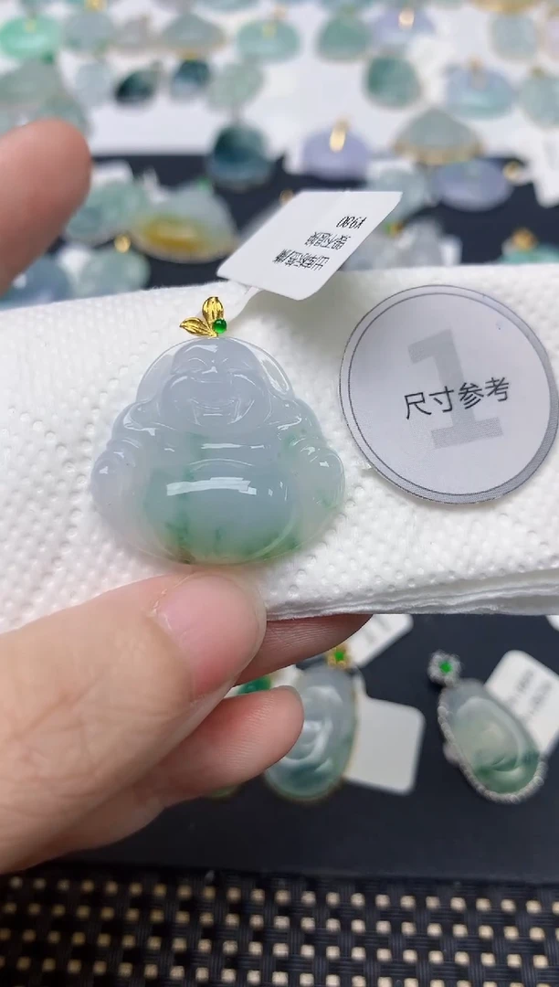 颈饰18K金镶嵌翡翠天然缅甸A货翡翠