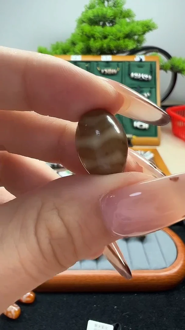 玛瑙/玉髓（覆膜）颈饰未镶嵌50.（微瑕随机发货）