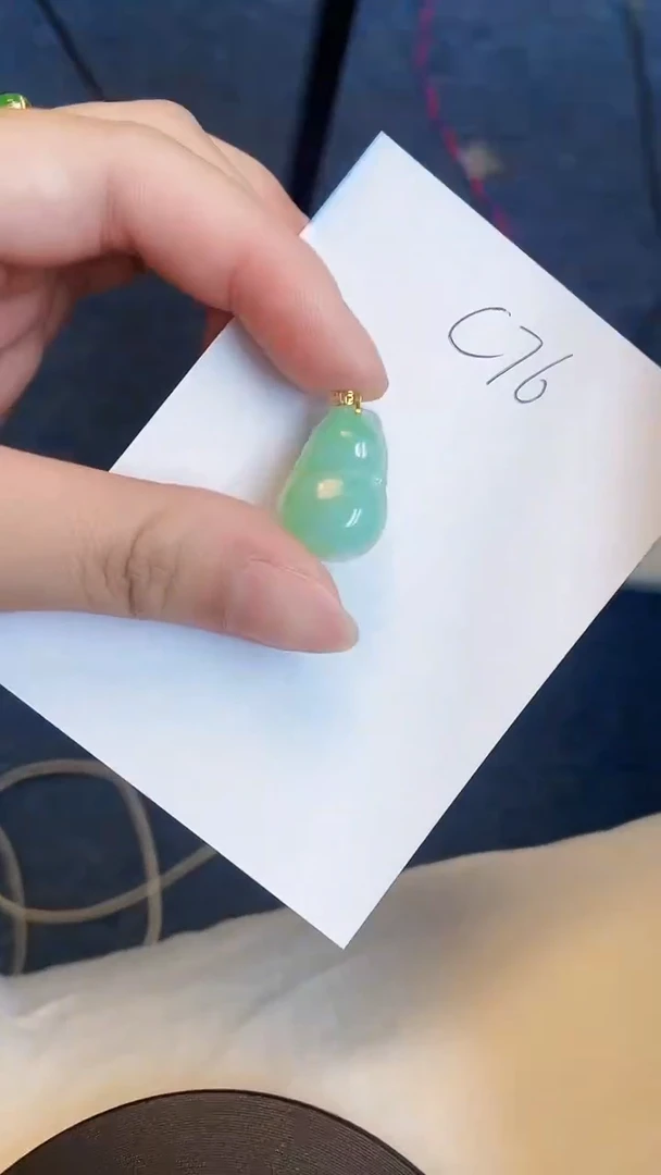 翡翠18K金镶嵌颈饰00000000000