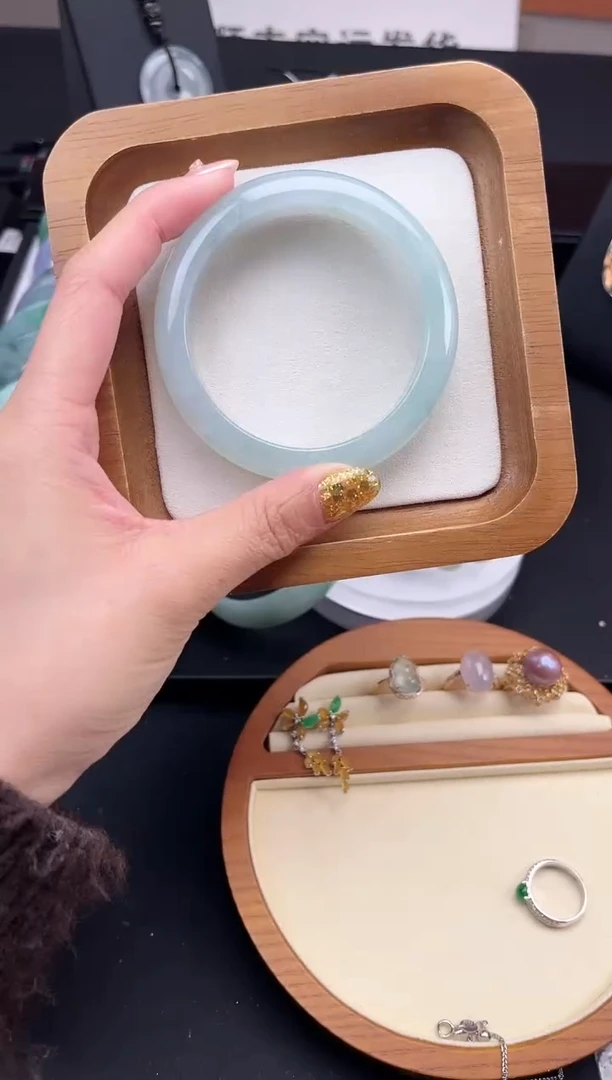 【闪购商品】翡翠手镯未镶嵌手镯