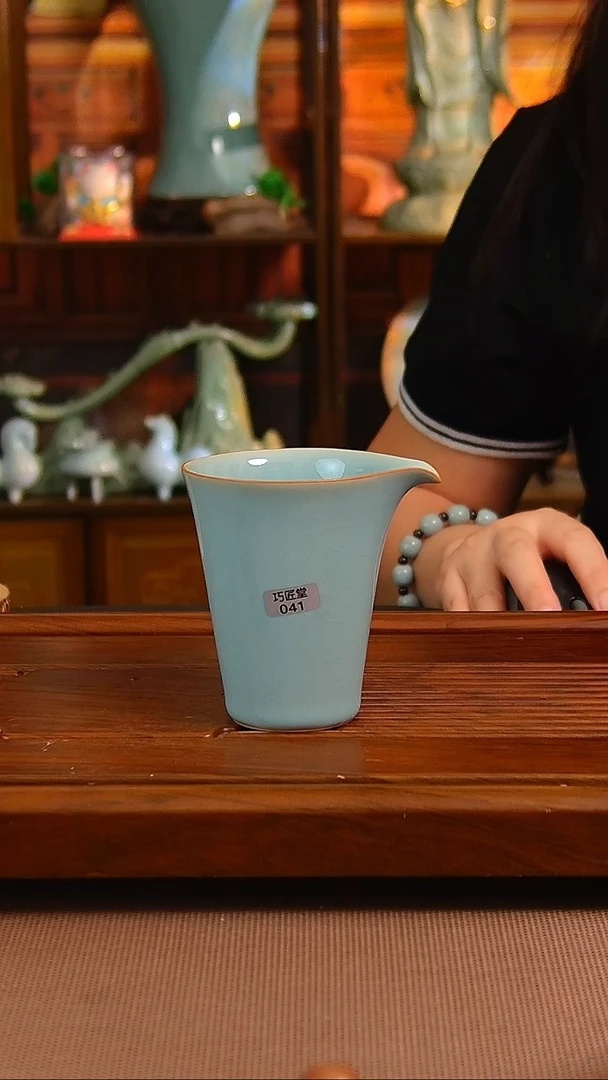 瓷片全手工鹰嘴公道杯，微瑕