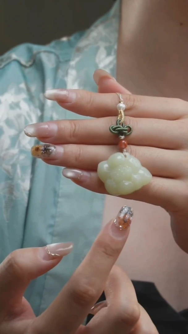 和田玉未镶嵌手机链E3