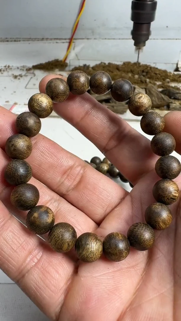 沉香手串乌身1.0规格单圈9克