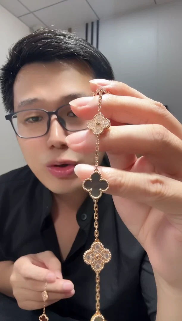 18K金镶嵌贝壳（贝母）手链灰贝隔钻手链GHJ