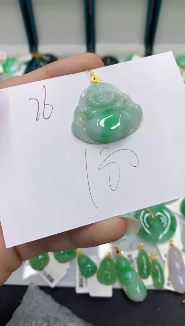 翡翠18K金镶嵌颈饰翡翠