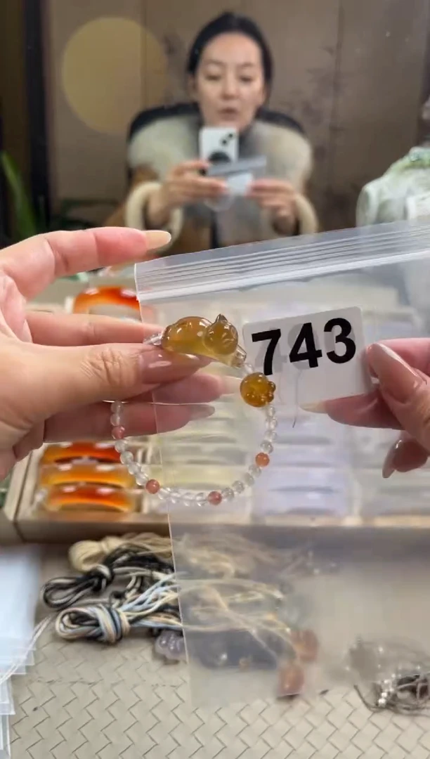 手镯玛瑙/玉髓未镶嵌小***饱743