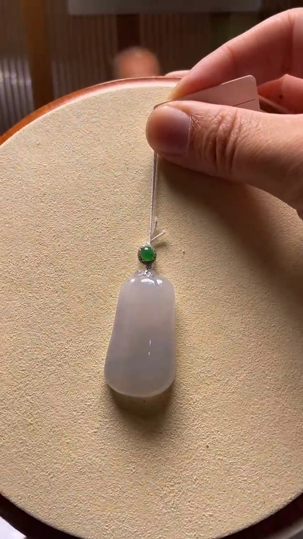 吊坠(不含链)18K金镶嵌翡翠福瓜吊坠-高48.8宽22.9