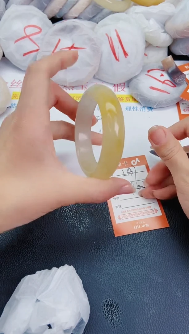 石英质玉手镯未镶嵌L147-59-60