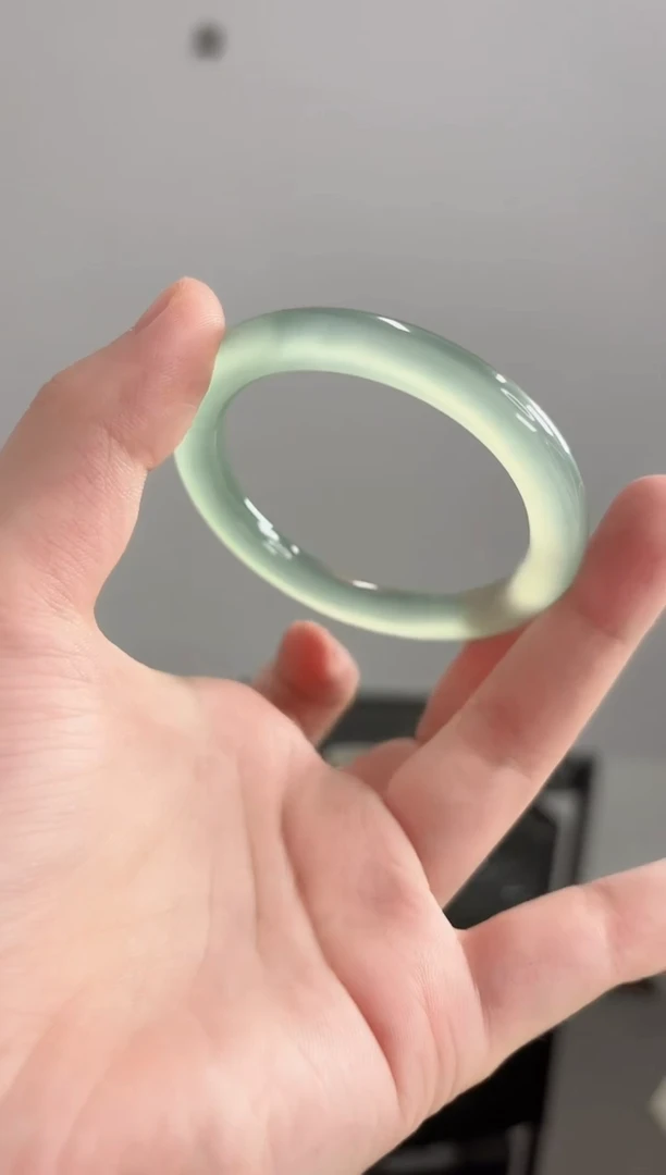 玛瑙/玉髓手镯未镶嵌52圈