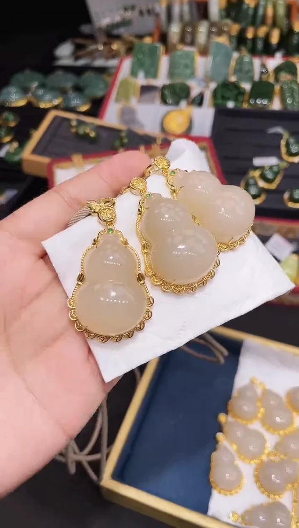 和田玉18K金镶嵌吊坠(赠链)35MM 多样性发一（首发）