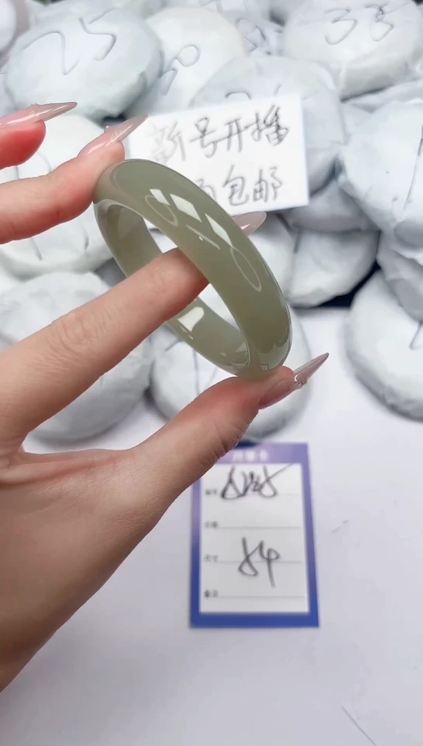 未镶嵌手镯石英质玉A285/54