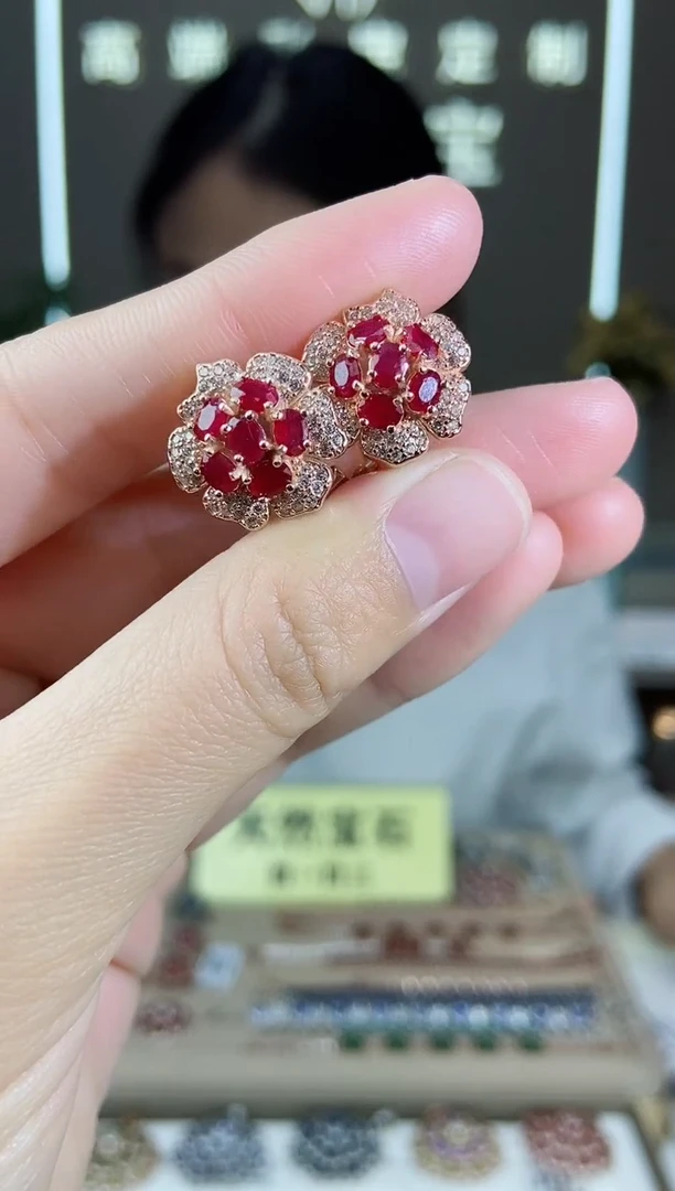 【闪购商品】红宝石耳饰银S925镶嵌耳饰