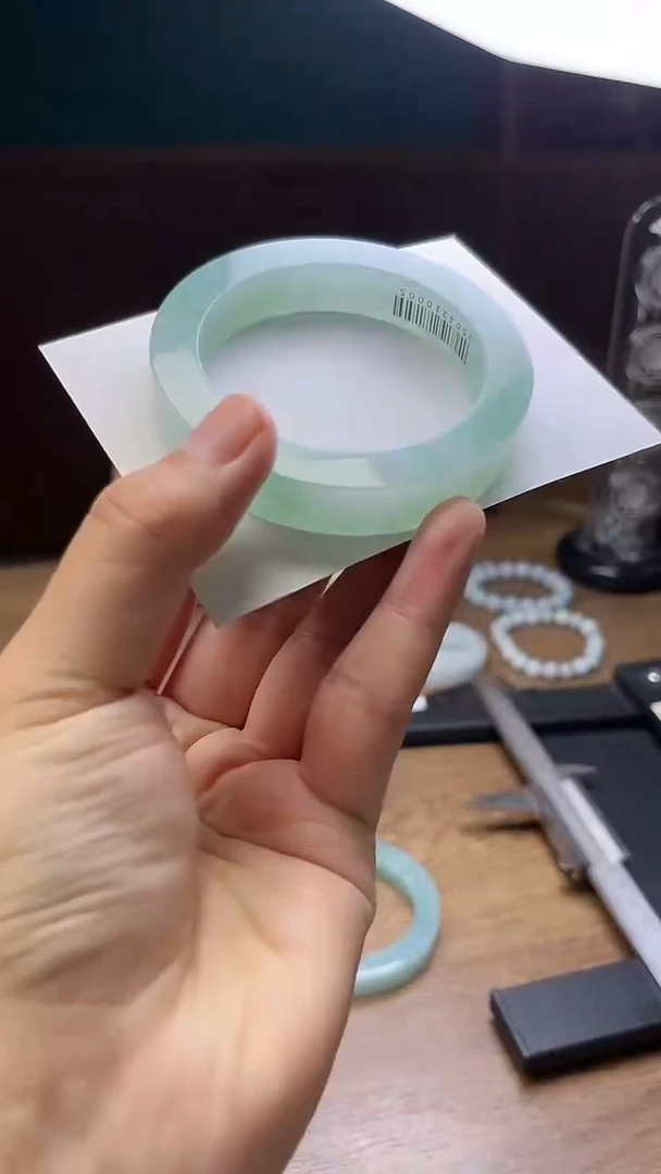 未镶嵌手镯定制翡翠海*定制