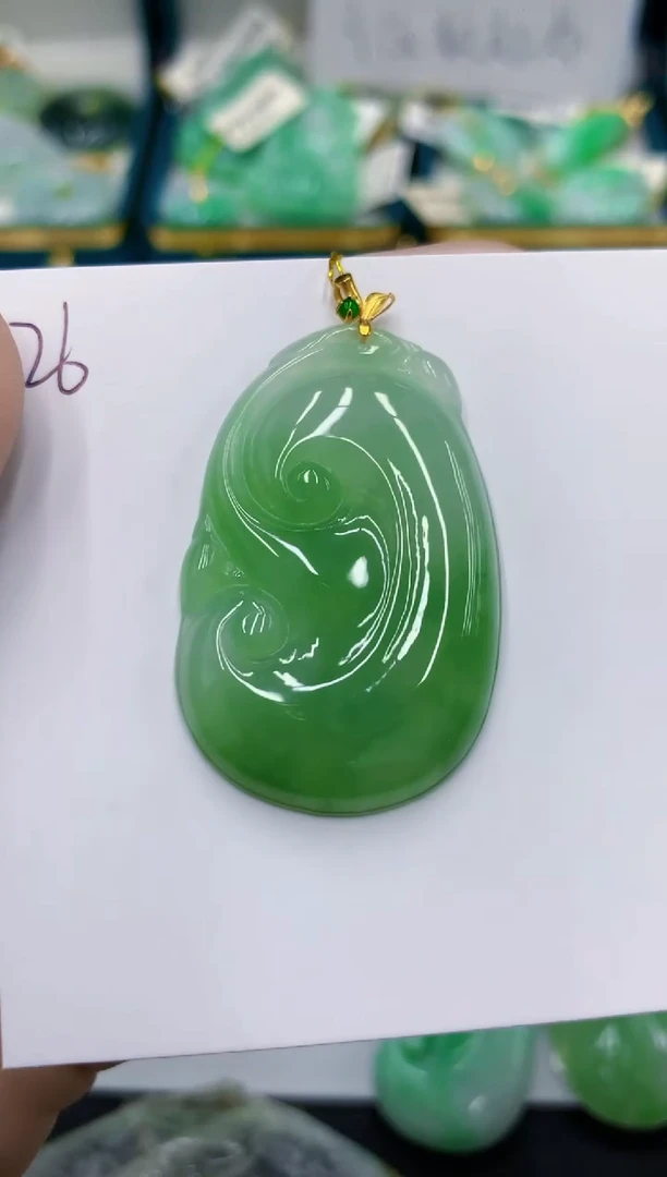 颈饰18K金镶嵌翡翠a****u翡翠